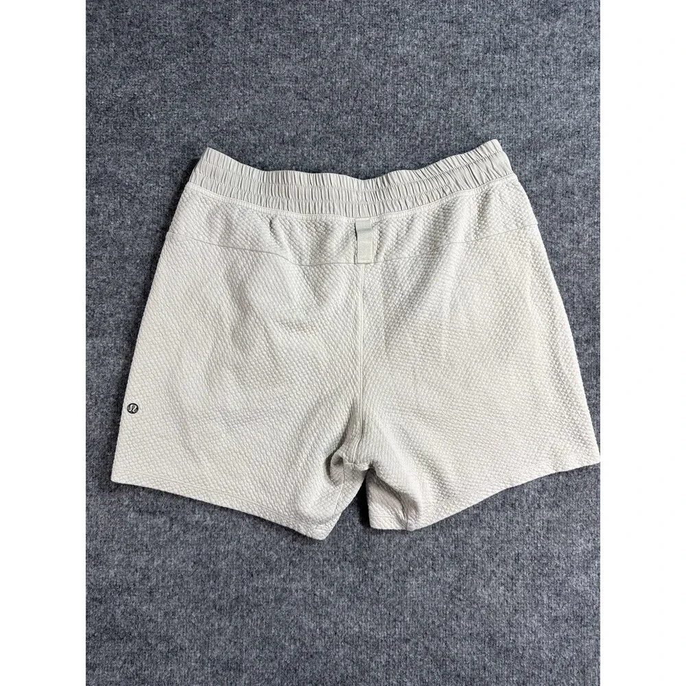 Lululemon At Ease Shorts 7” Bone Beige Waffle Knit Men’s Size Large